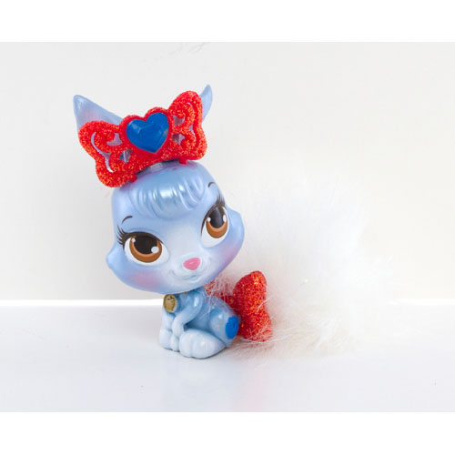 Iepurasul Berry BLIP TOYS DPPP Furry Tail Friends