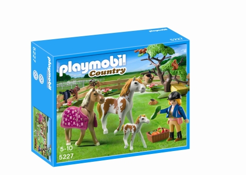 Padoc cu cai PLAYMOBIL Pony Farm